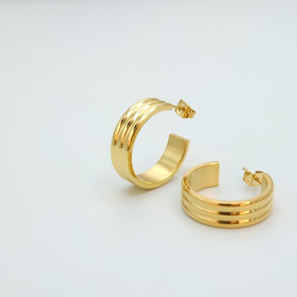 Jewelry - Brandi 18K Gold Plated Small Tri Hoop Earrings